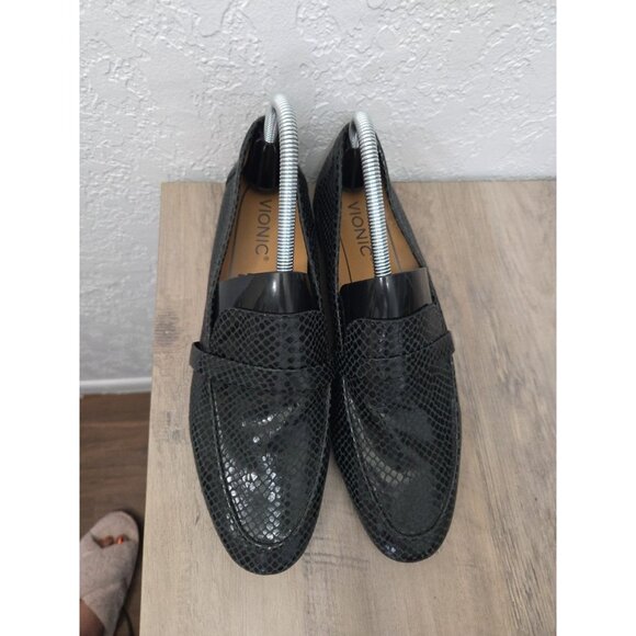 Vionic Zana Black Leather Lizard Loafers Size 8.5 - Picture 2 of 6